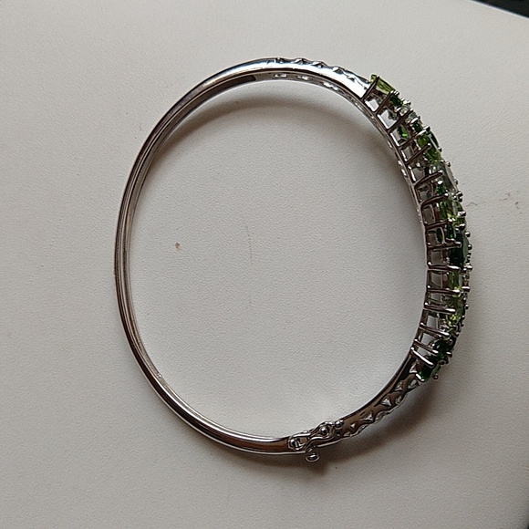 Green and clear gemstone sterling silver 925 bracelet hinged bangle - Picture 3 of 12